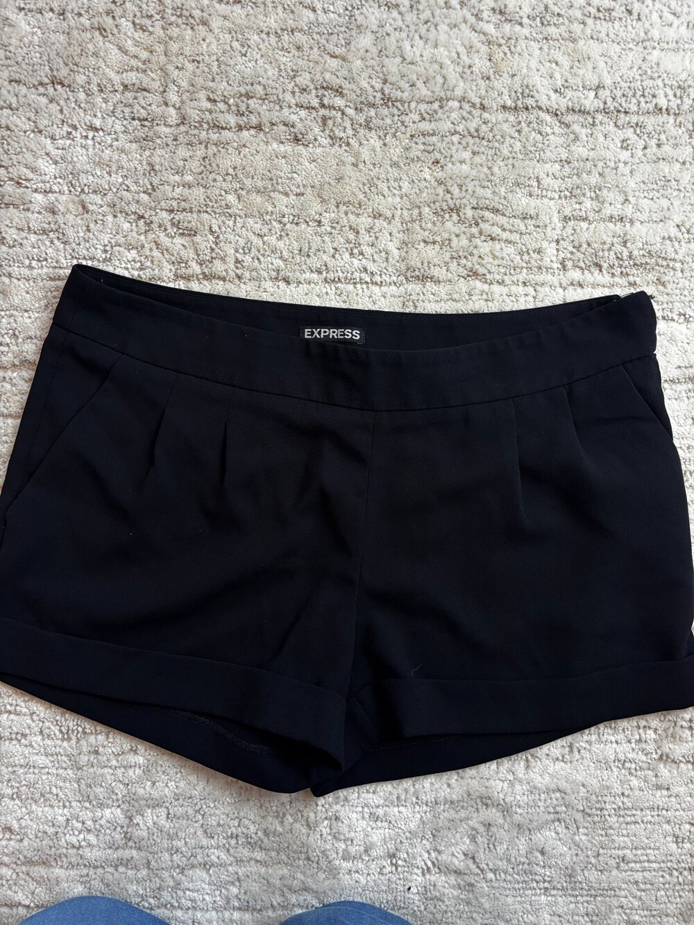 Express Black Pleated Dress Shorts Womens Size 6